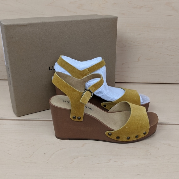 Lucky Brand | Yellow Zashti Heels - Picture 2 of 10